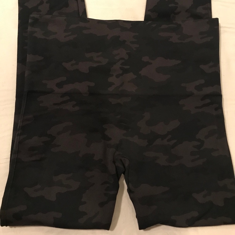SPANX Dark Camo Leggings